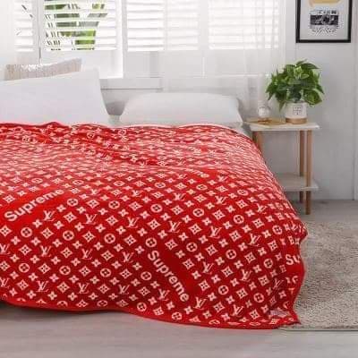 High Quality Branded Blanket 150x200cm with Box Inclusion (Supreme, Guccci,  LV)