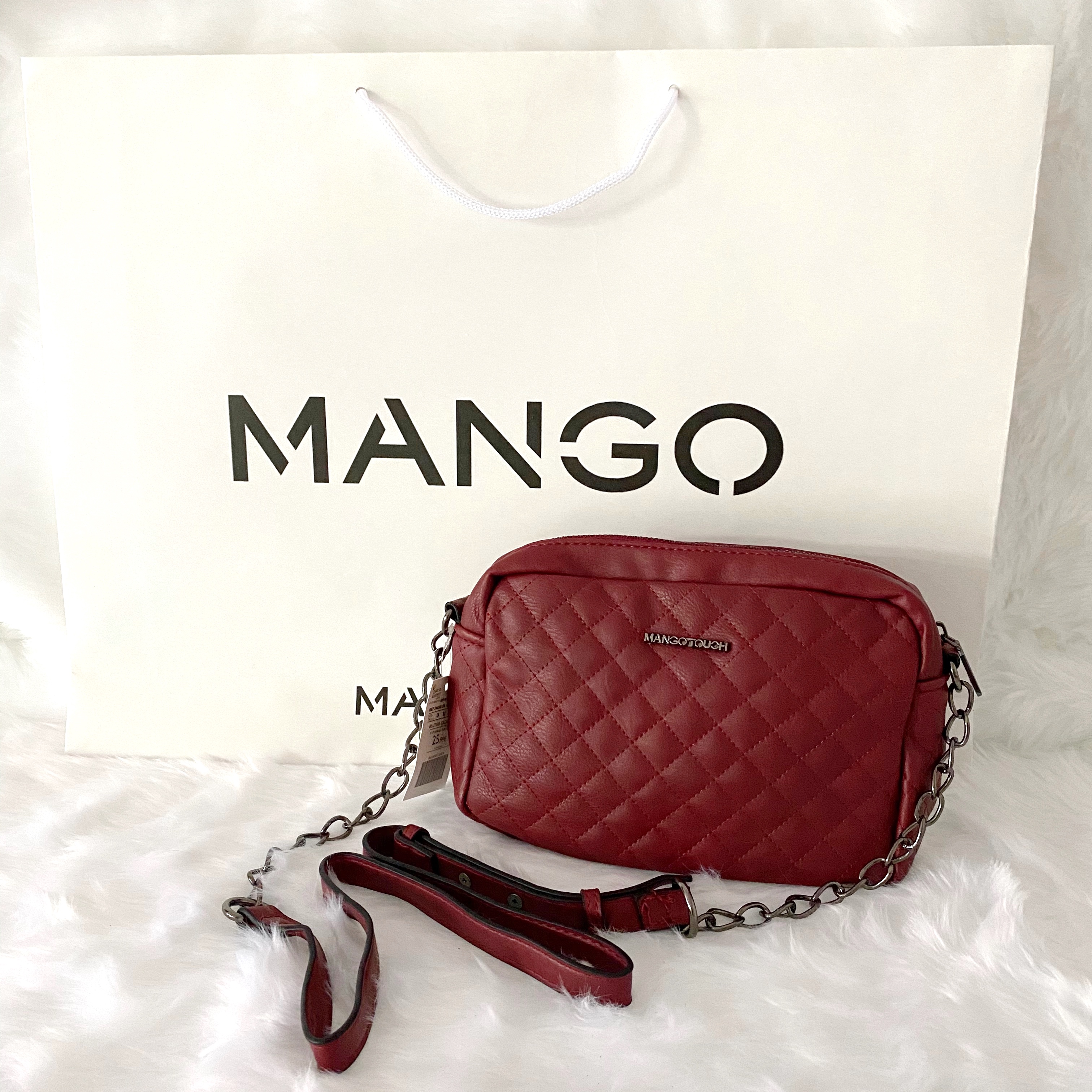 mng sling bag