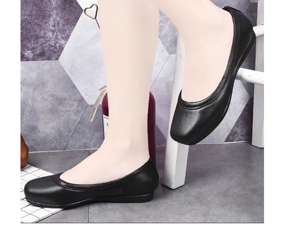 black rubber shoes for women