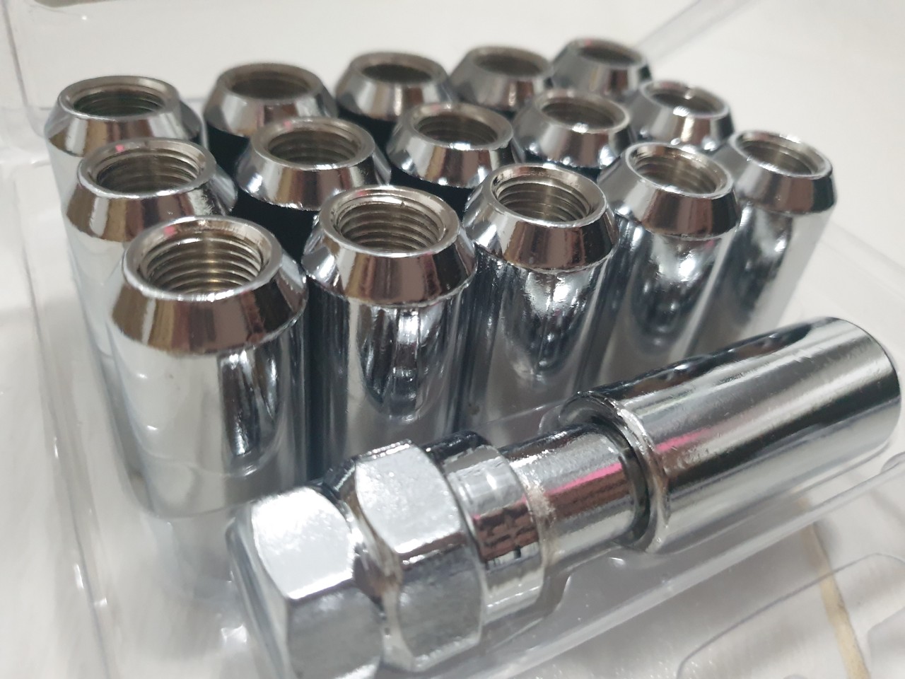 lug nuts for sale near me