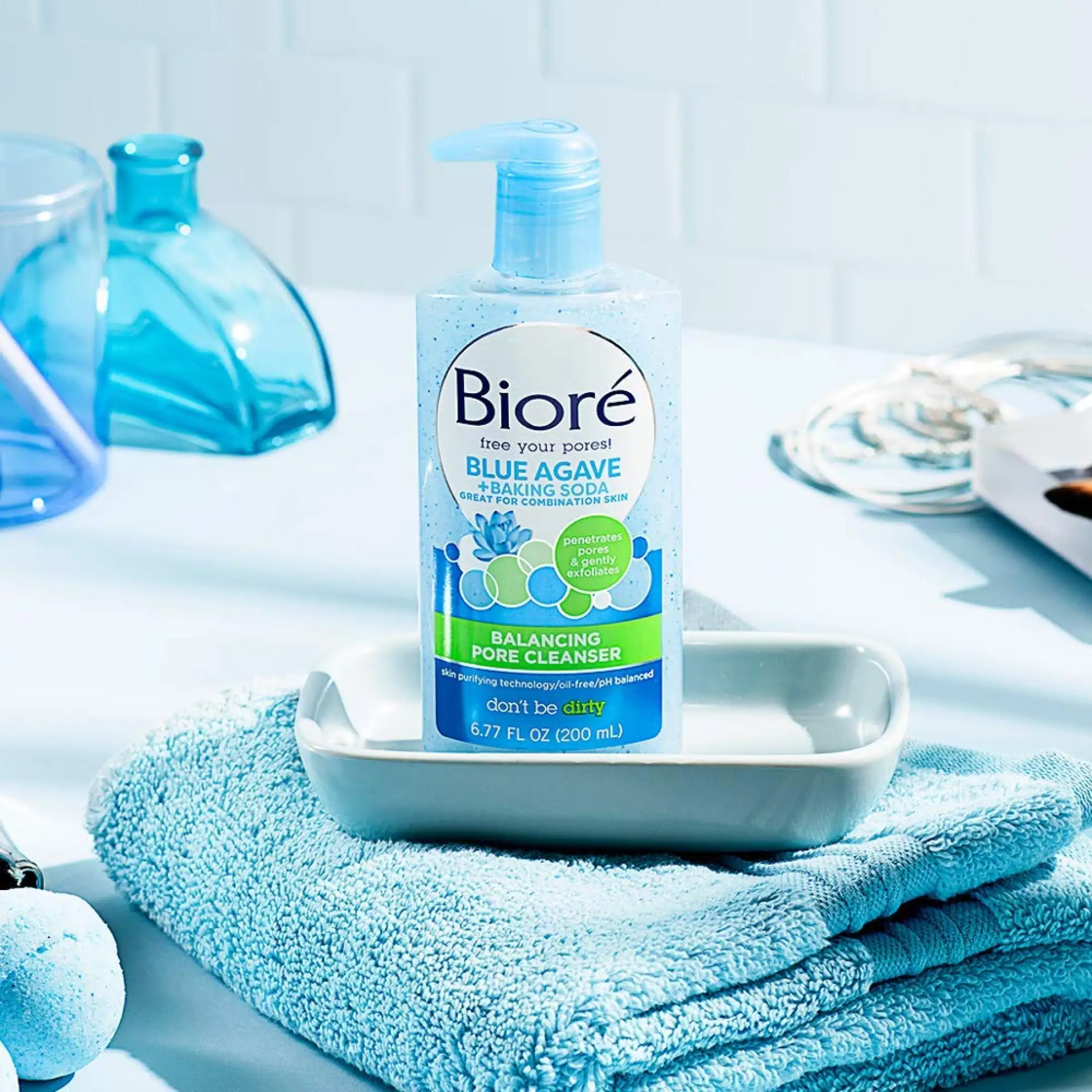 biore daily baking soda liquid cleanser for combination skin
