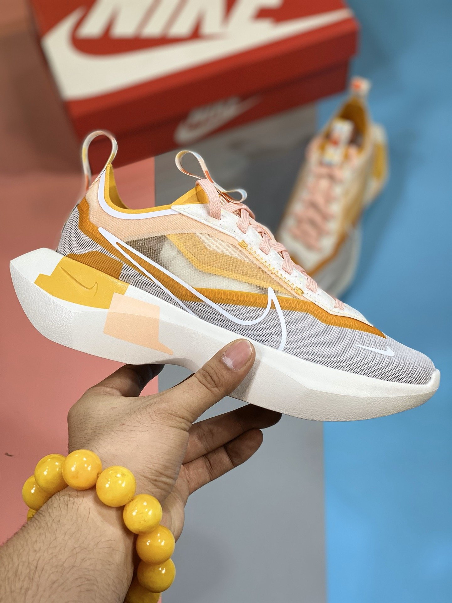 nike vista lite yellow