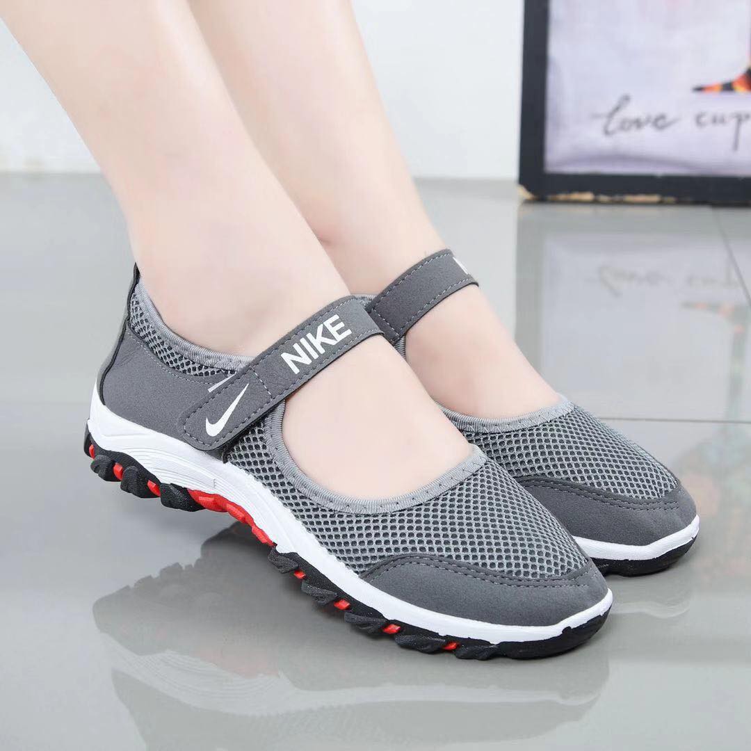 casual trending shoes